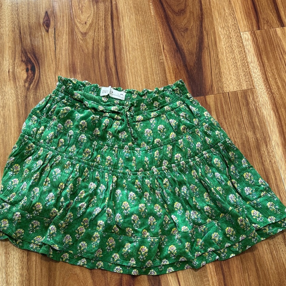 Zara Green Floral Kids Skirt size 9